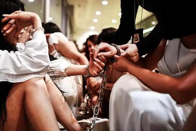 曾经的旅游胜地，如今游客却避之不及，只因黄赌毒俱全