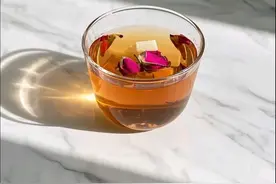 【🌺经期爆痘自救指南｜中医内调外养法告别"姨妈痘"】图片