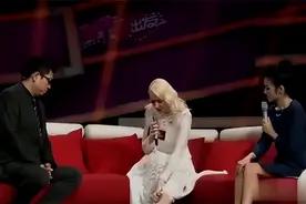 2013年，人称"中国通"的德国美女含泪感谢中医，拯救了她们一家图片