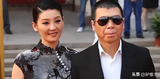 徐帆回应离婚5个月，冯小刚近况曝光，他的“小心思”再藏不住了