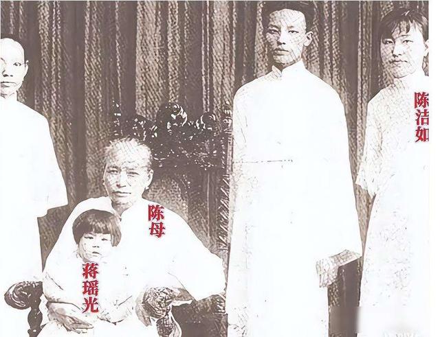 蒋介石唯一的女儿有多厉害？两次嫁给老蒋死敌，晚年成为人生赢家