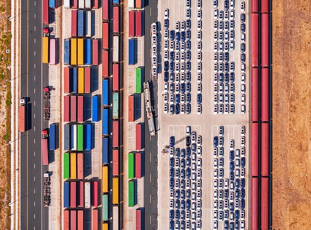 风向彻底变了！突然敲定,又有一国官宣访华，并给了美国一记重拳