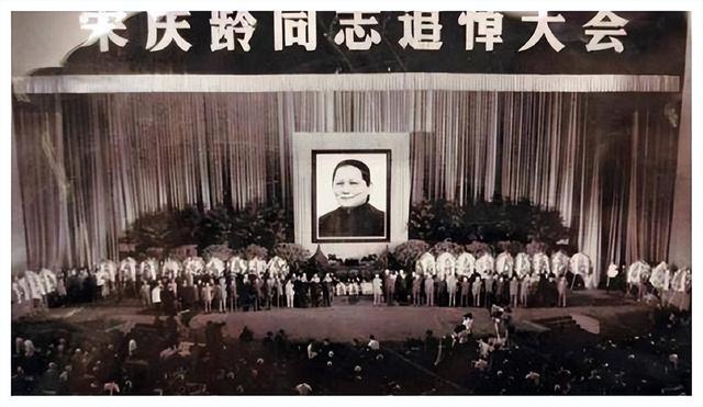 孙中山和宋庆龄的一张真实合影！真是太美了，颜值碾压影视演员！