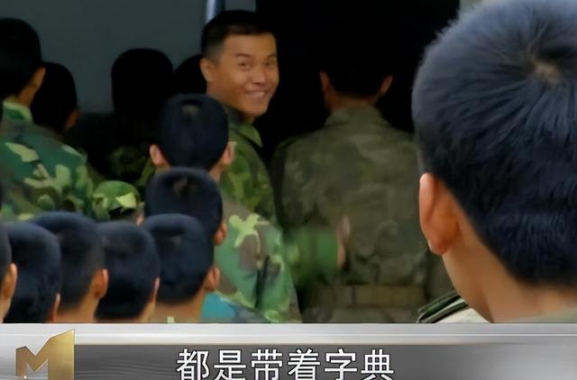 被央视怒批、德不配位，脑袋空空，难怪阅兵从不邀请“流量”明星