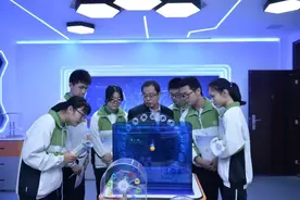 践行教育家精神 点亮学生的未来——与中学物理名师马骏面对面图片