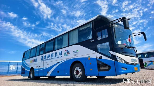 湖北旅游大巴车，无处不在，无论是在新疆，还是在西藏，随处可见