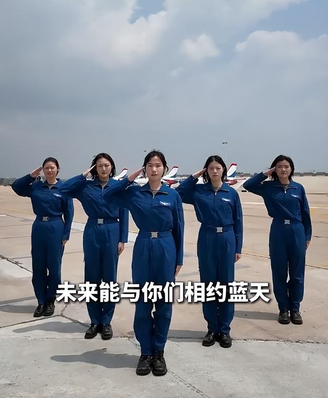 阅兵女机长身份曝光！私生活被扒牺牲太大，老公身份也不简单