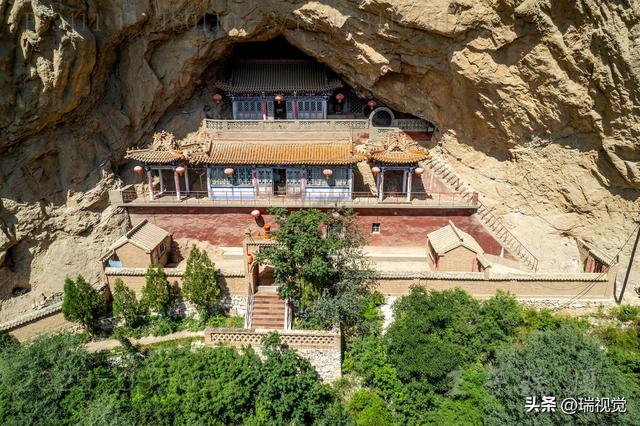 晋北“迷你悬空寺”藏不住了！1.5小时打卡“洞寺双璧”丨灵丘