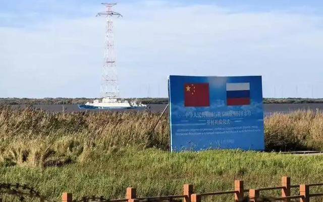 中国赚翻了，被侵占50年的国土，我国却不费一兵一卒给收回了
