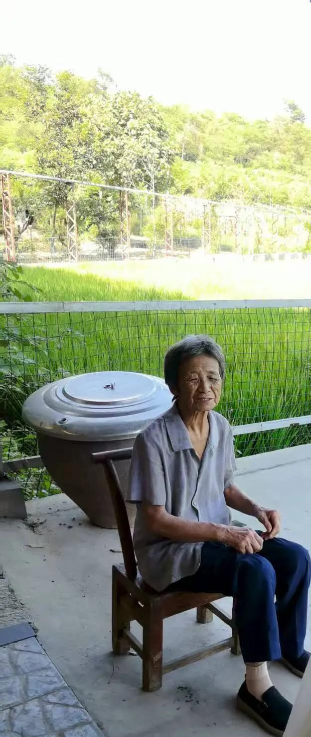 探访遗世独立的窑洞酒店