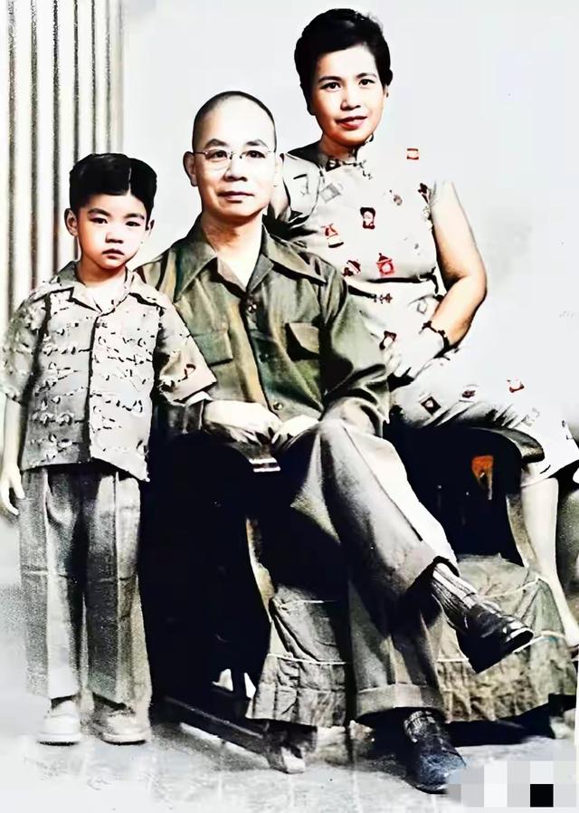 吴石牺牲前悄悄布局，妻子为何能活命？知道真相后泪目