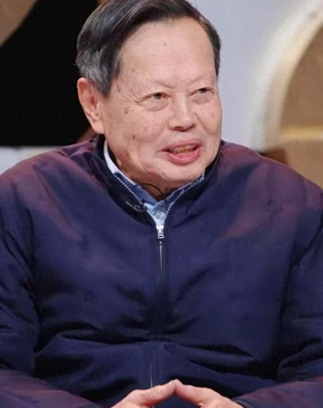 严查祖上三代！杨振宁去世仅5天，恶心的一幕出现！还得官方出手