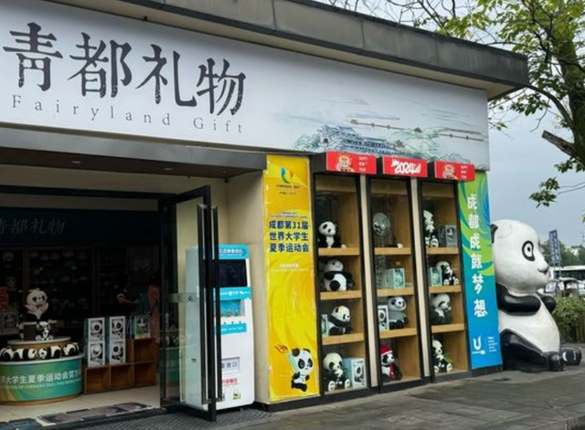 实探|乐山滨江滨河路建议这样升级：步行街+非遗集市+江上表演！