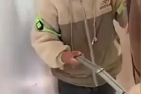 幼师虐待孩子后续：涉事老师开除，园长停职，家长发声，当地回应图片