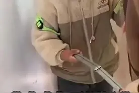 幼师虐待孩子后续：涉事老师开除，园长停职，家长发声，当地回应图片