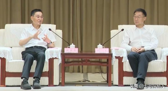 生了4个儿子，因太穷送走两个，谁知四个儿子最后都成了亿万富翁