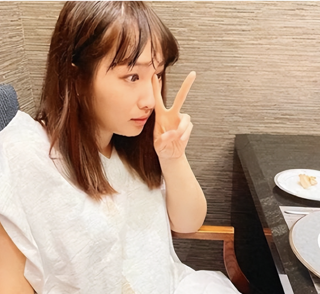 原来她早已去世！墓园和寿衣都是自己定的，遗产3200万都给了姐姐