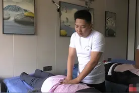 泗洪90后盲人潘晨：变形的手指 粗大的指关节 是他努力的见证！图片