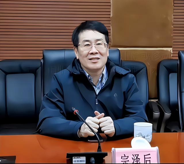 演都不演了！宗馥莉辞职后，宗泽后发文批评，推出竞品和侄女对打