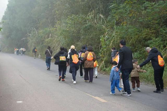 有意义！这场暖心徒步，金堂人踊跃参与……