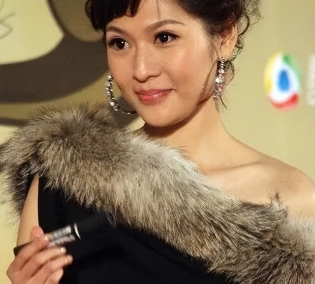 傍大款，当小三，私生活混乱！难怪16年过去，阔太们还在防着她