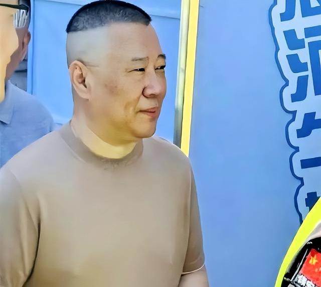 杠上了，京剧博士刚讽刺完郭德纲，紧接着又喷陈佩斯说人家情商低