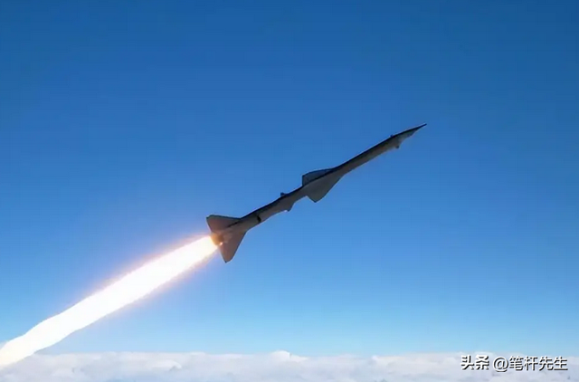 别再只看吨位！福建舰颠覆海战的真相：体系化打击才是王牌