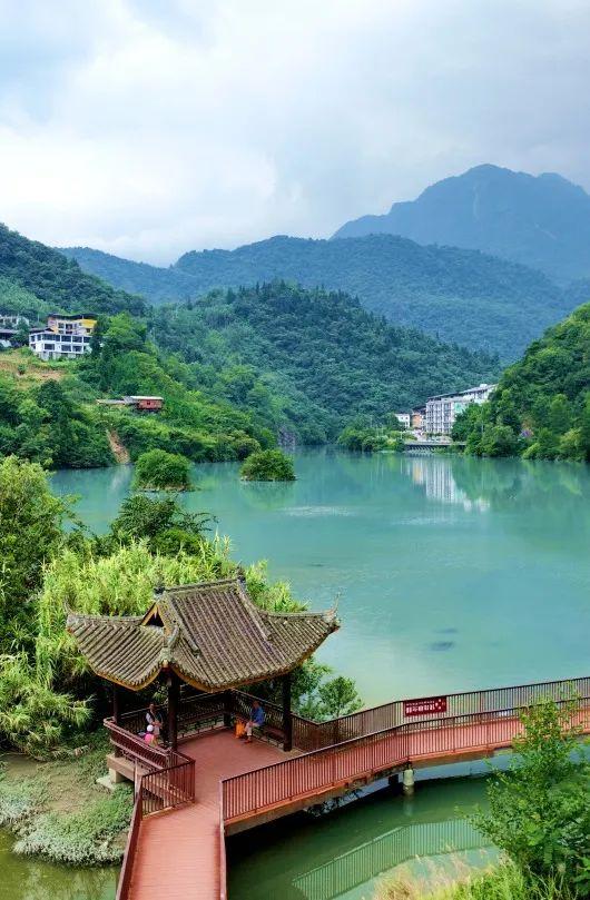 “清凉资源”释放消费活力，汶川避暑经济“火”力全开~