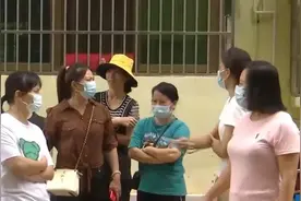 海口一小区单元楼栋加装电梯，部分业主反对引发邻里纠纷！图片