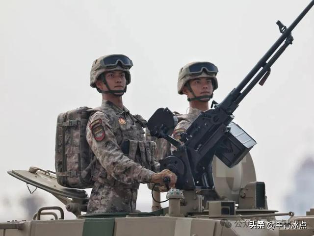 中青报直击九三阅兵：42张摄影作品，见证场内场外