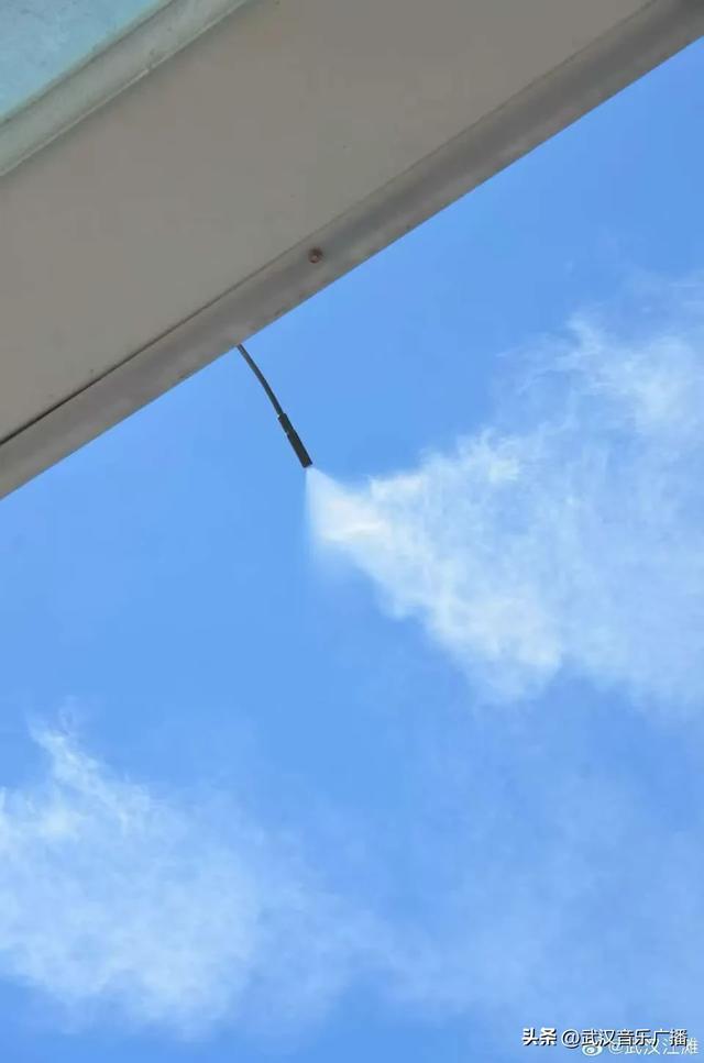 夏日炎炎，江滩为你解锁清凉新姿势