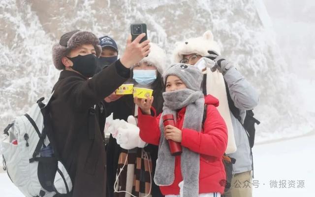 资源县：寒凝琼枝引客来 雾凇盛宴醉游人