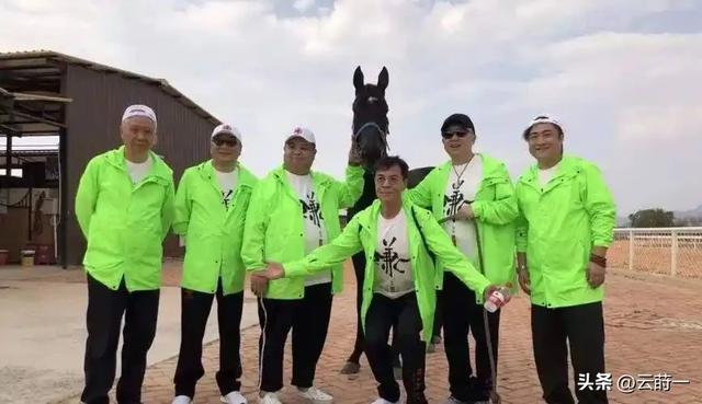 不查不知道一查吓一跳，坐拥北京60亩马场的于谦，私下到底有多壕