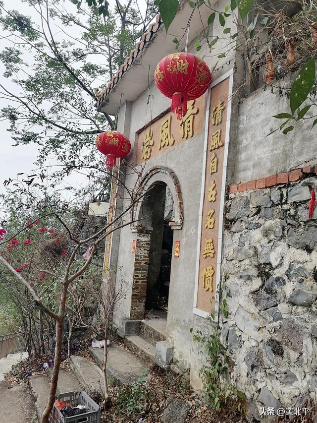 广西南宁市隆安县乔建镇的历史资料藏在清风岩，还有文保级石刻