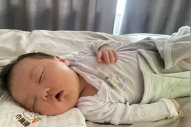 “月嫂，千万别过度依赖”，一位妈妈说的3句话，值得深思图片