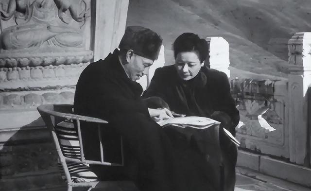宋美龄称蒋介石“达令”是什么意思？