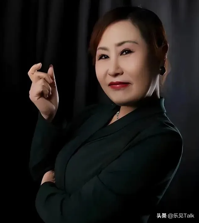 封杀4年后，49岁赵薇又有消息，因胃癌去世传闻 5个月前就真相大白