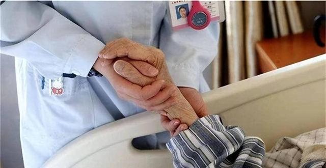 中国将迎人口死亡高峰？22年1041万	，23年1100万，去年死亡多少？