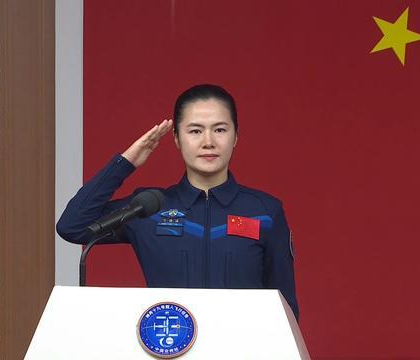五旬老将再战“天宫”，五次出舱打破纪录，两次斩获功勋奖章