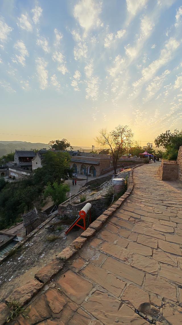 山西深度游—吕梁碛口李家山村