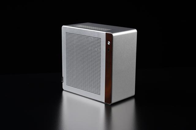 英特尔酷睿Ultra5 230F+铭瑄挑战者H810ITX+乔思伯NV10装机分享！