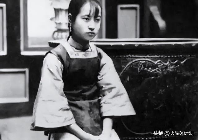 蒋介石唯一女儿有多美？先后嫁给他的“死敌”，晚年继承天价遗产