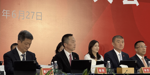 辛杰任内一年深铁9次输血万科近260亿