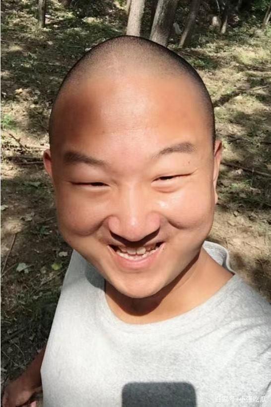 装疯卖傻、丑态百出、目不识丁，到底是谁捧红了这些跳梁小丑？