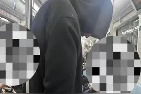 西安地铁黑衣男子已被带走？警方最新回应图片