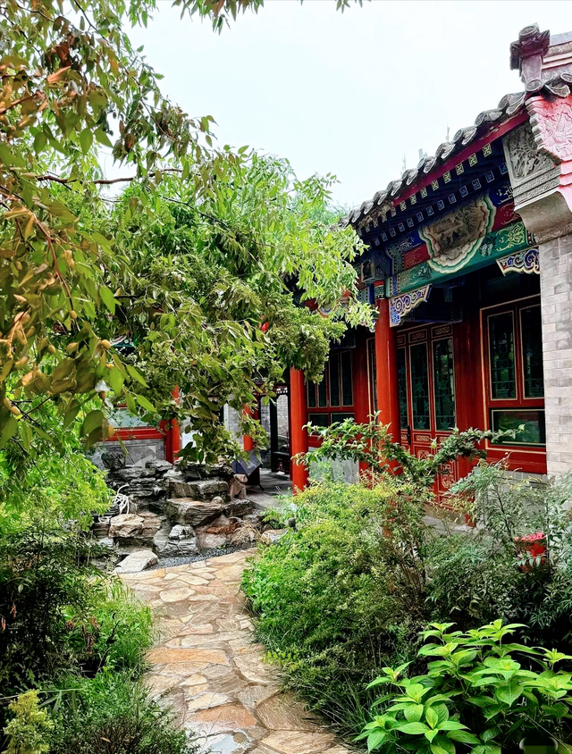 李湘为什么这么有钱？在平台晒自家北京小院，大到让网友以为景区