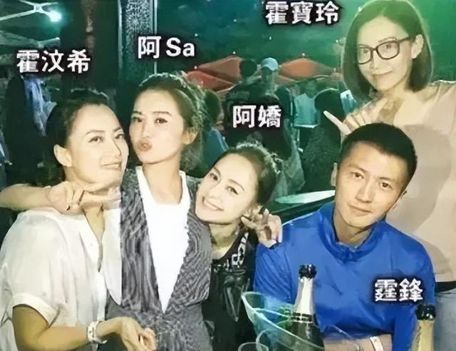 陪伴谢霆锋29年，39岁赴美生女，如今53岁和女儿同框成人生赢家