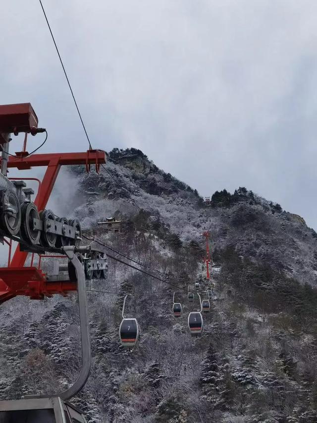 汉中各大景区银装素裹！快来共赴2025年第一场冰雪之约 →
