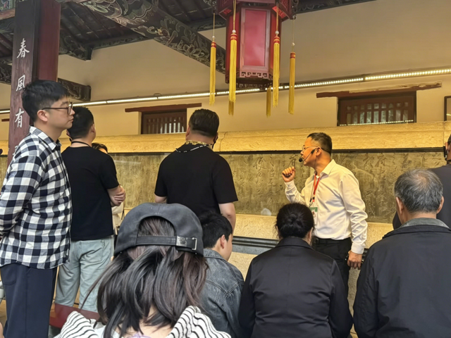 【花开卧龙，心动五一】暖心收官｜短暂的离别，是为了银杏树下更好的重逢