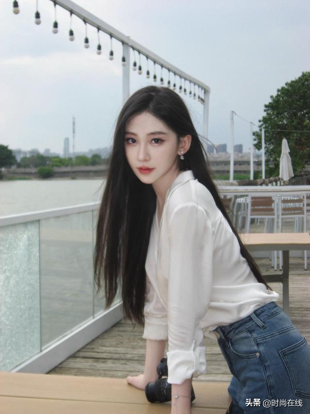 山西一校花美出圈，五官精致，美的无可挑剔	，太迷人了